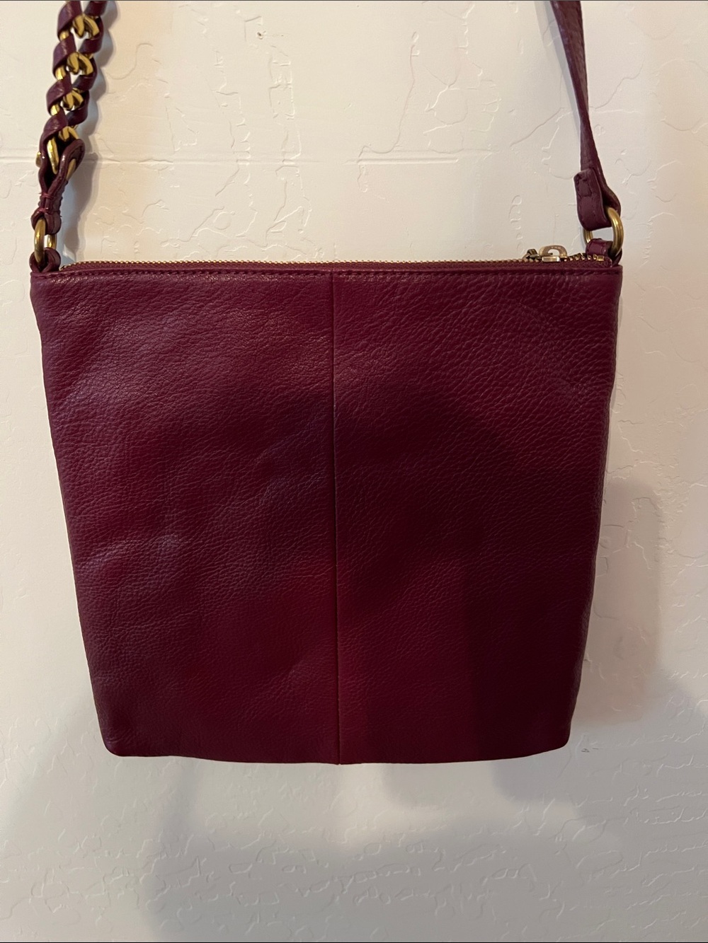 Elliott Lucca Women's Burgundy Leather Crossbody Bag. 3 outside zip pockets - Picture 6 of 8